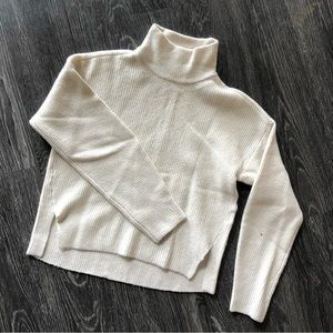 Abercrombie White Turtleneck - XS